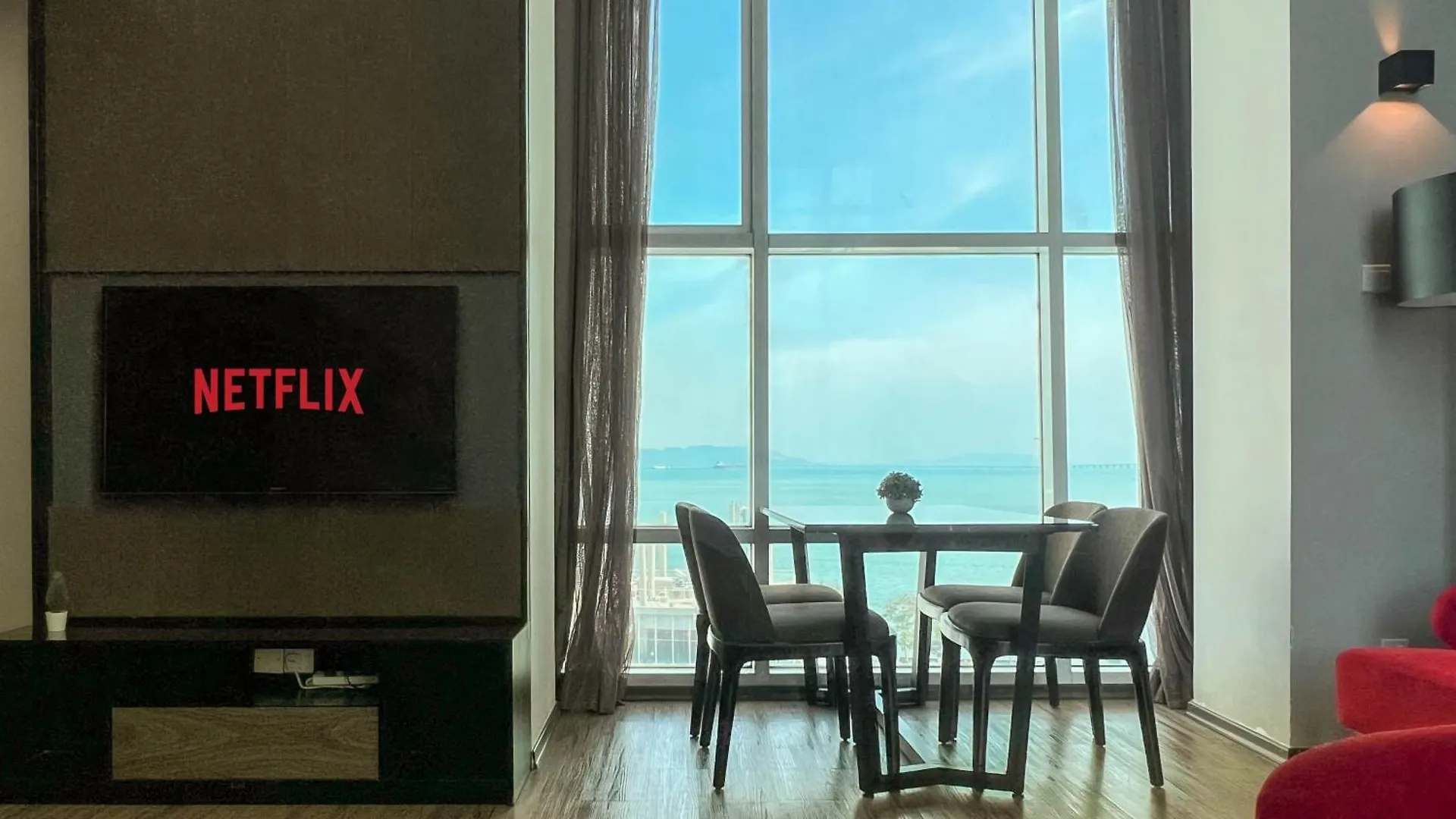 Apartment Maritime Suites Duplex In Karpal Singh With Netflix & Free Wifi George Town