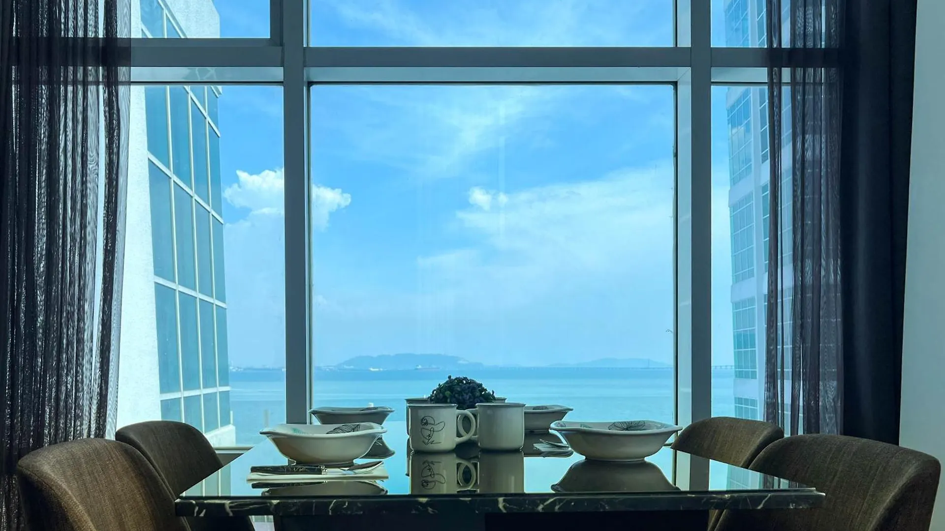Maritime Suites Duplex In Karpal Singh With Netflix & Free Wifi George Town 0*,