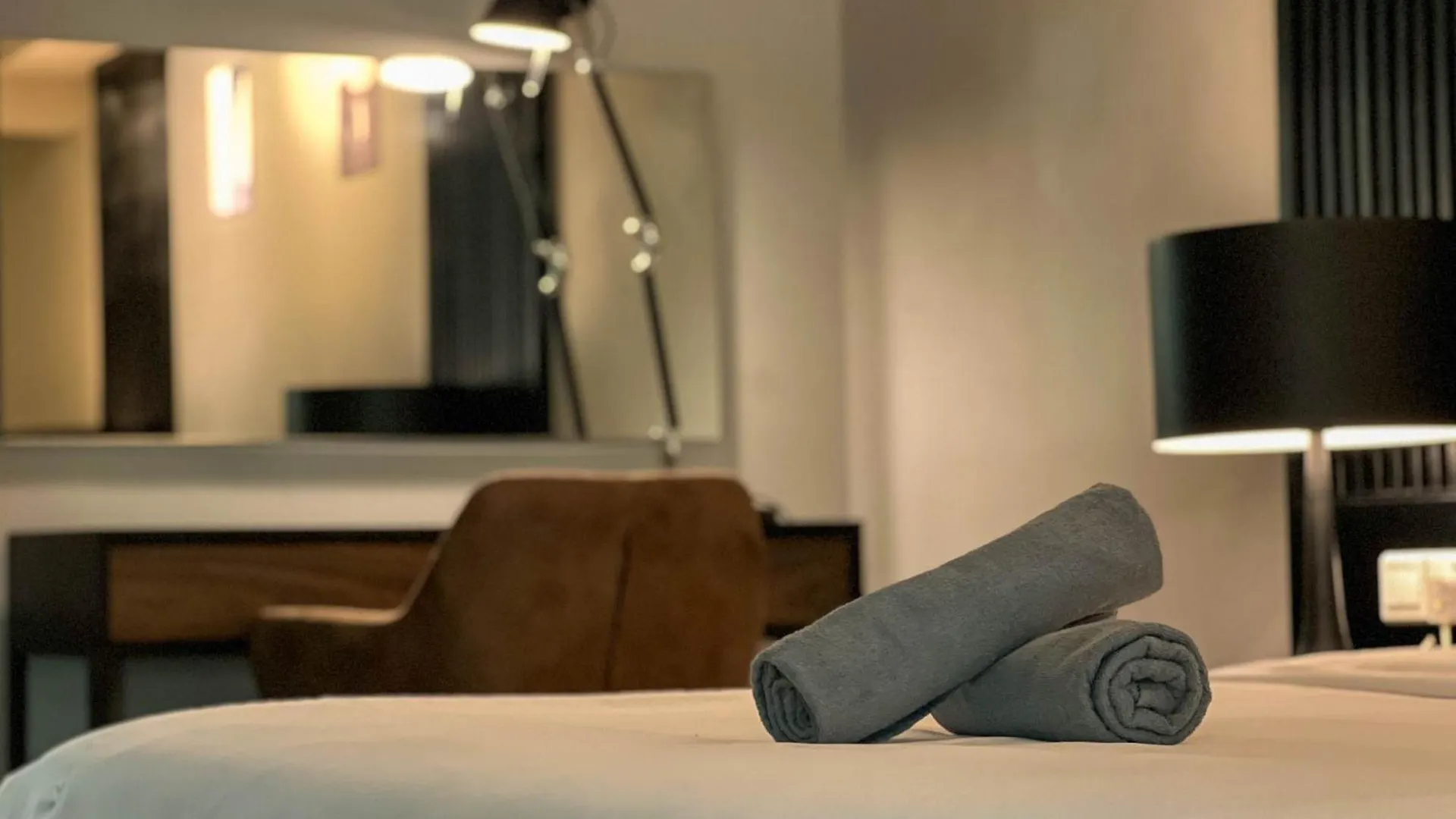Maritime Suites Duplex In Karpal Singh With Netflix & Free Wifi George Town Apartment