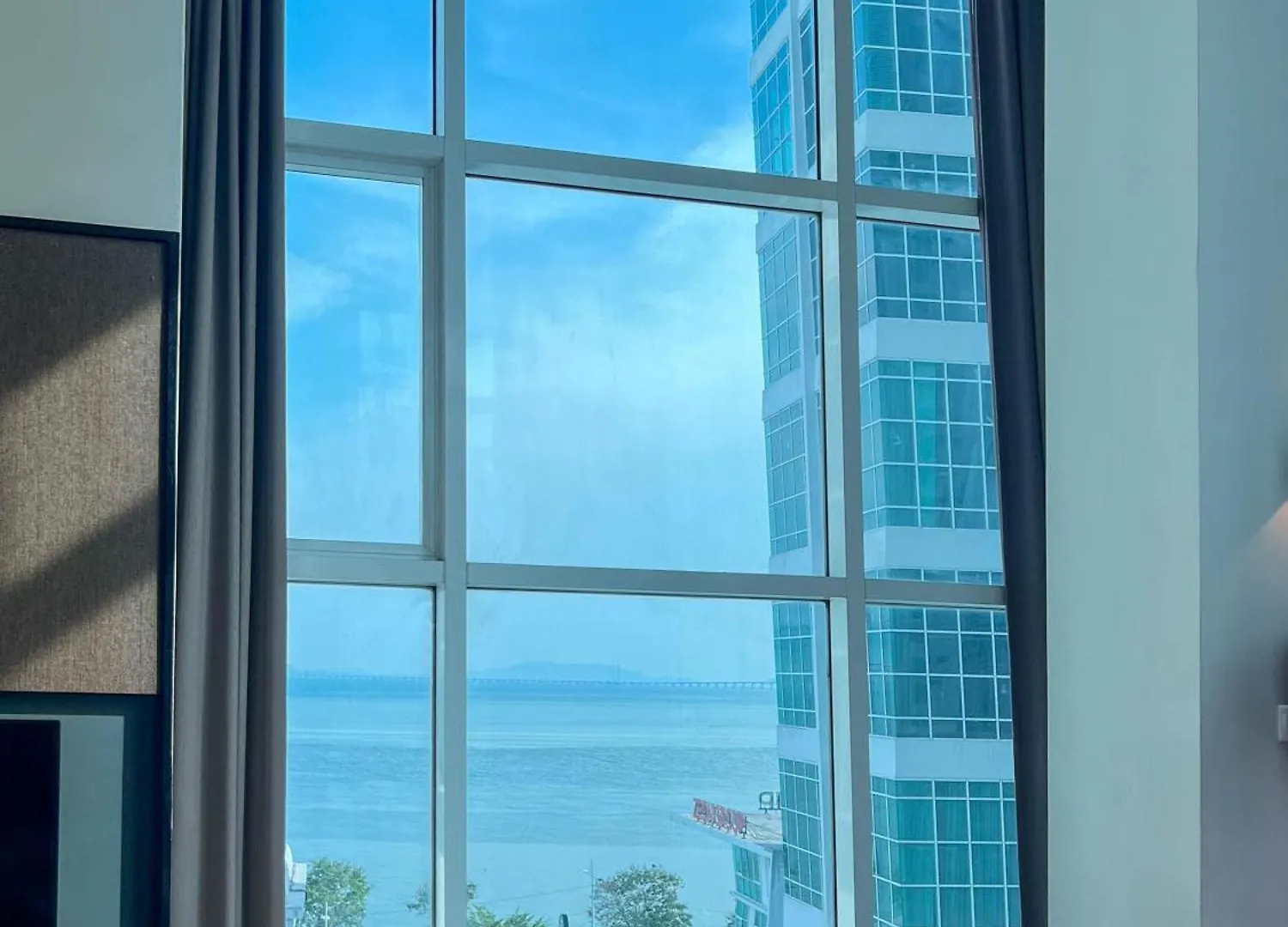 Maritime Suites Duplex In Karpal Singh With Netflix & Free Wifi George Town