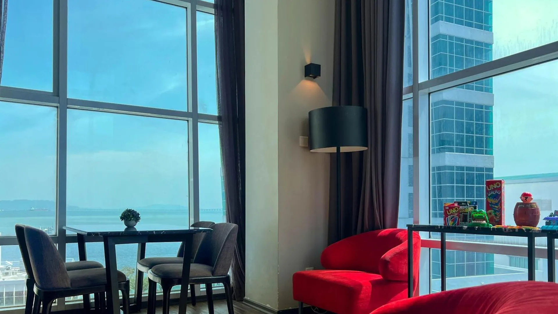 Maritime Suites Duplex In Karpal Singh With Netflix & Free Wifi George Town Malaysia