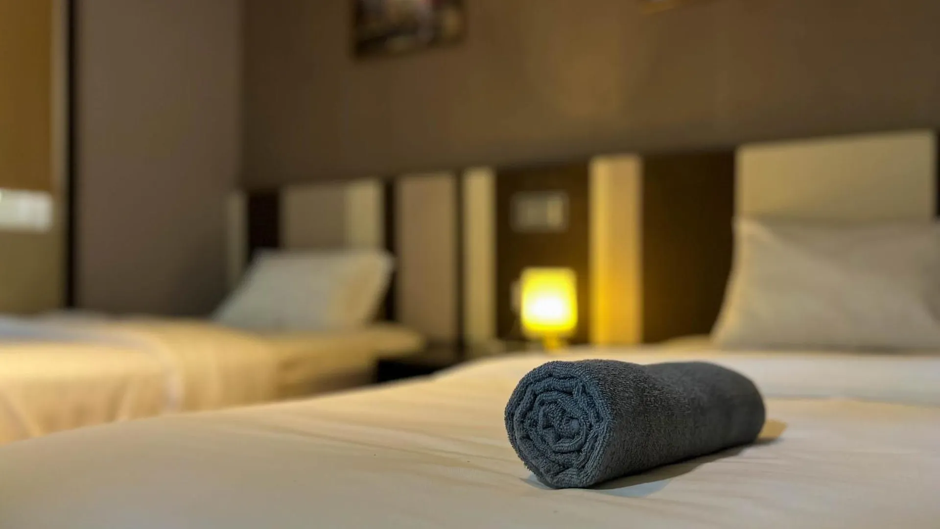 Maritime Suites Duplex In Karpal Singh With Netflix & Free Wifi George Town Apartment