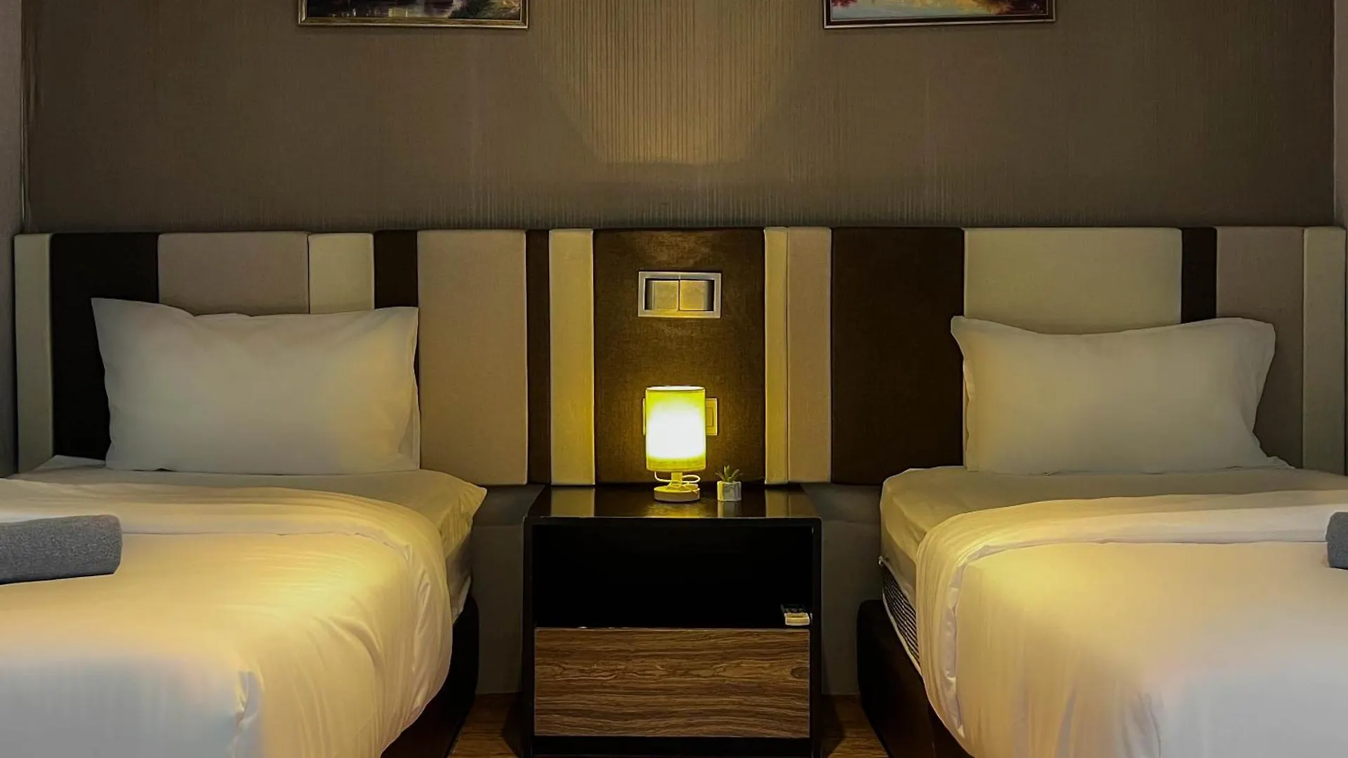 Apartment Maritime Suites Duplex In Karpal Singh With Netflix & Free Wifi George Town
